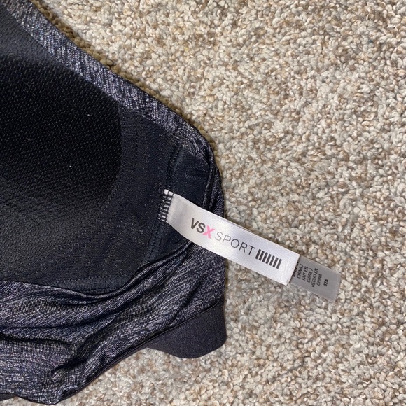 Victoria Secret Sports Bra - Size 32A - Picture 3 of 3